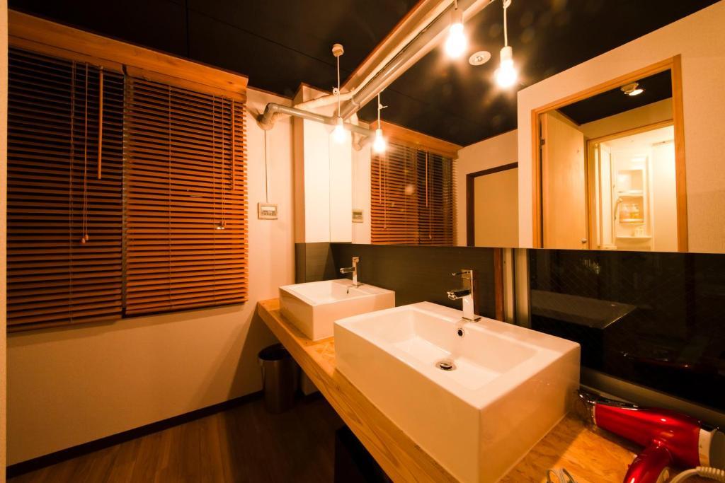 Hakata Gofukumachi Hostel Takataniya Fukuoka  Bagian luar foto