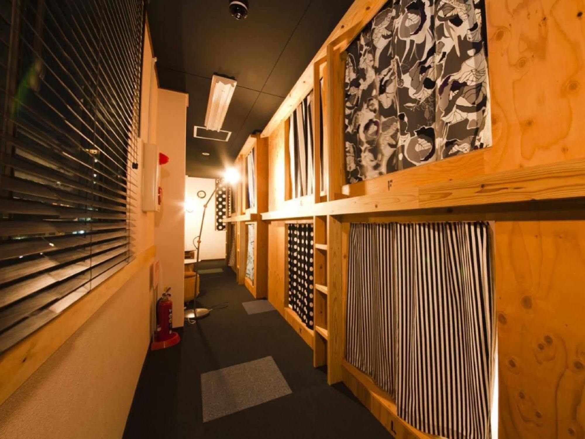 Hakata Gofukumachi Hostel Takataniya Fukuoka  Bagian luar foto