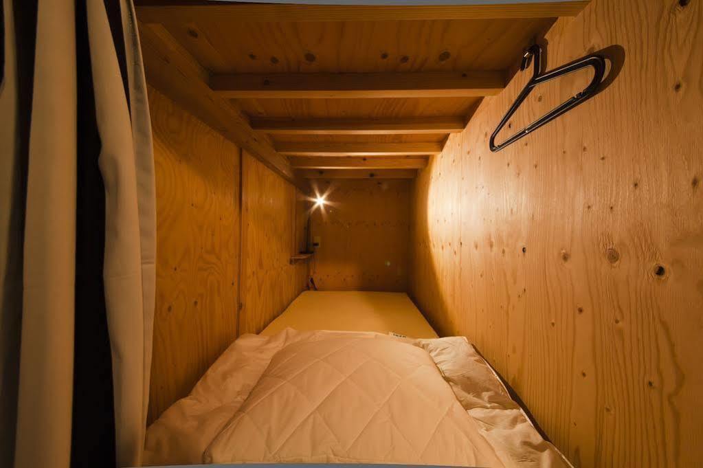 Hakata Gofukumachi Hostel Takataniya Fukuoka  Bagian luar foto
